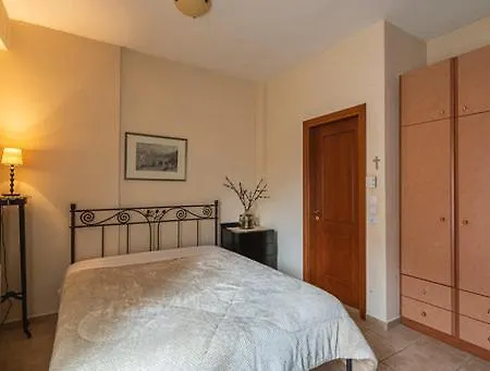 Odos Oneiron דירה